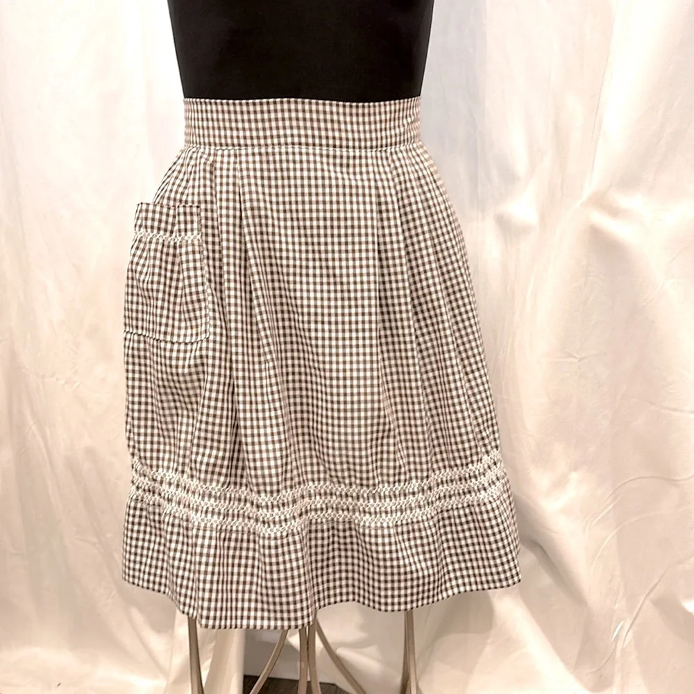 Handmade Vintage Apron with Pocket Gingham Fabric Stitched Detail - Picture 7 of 7